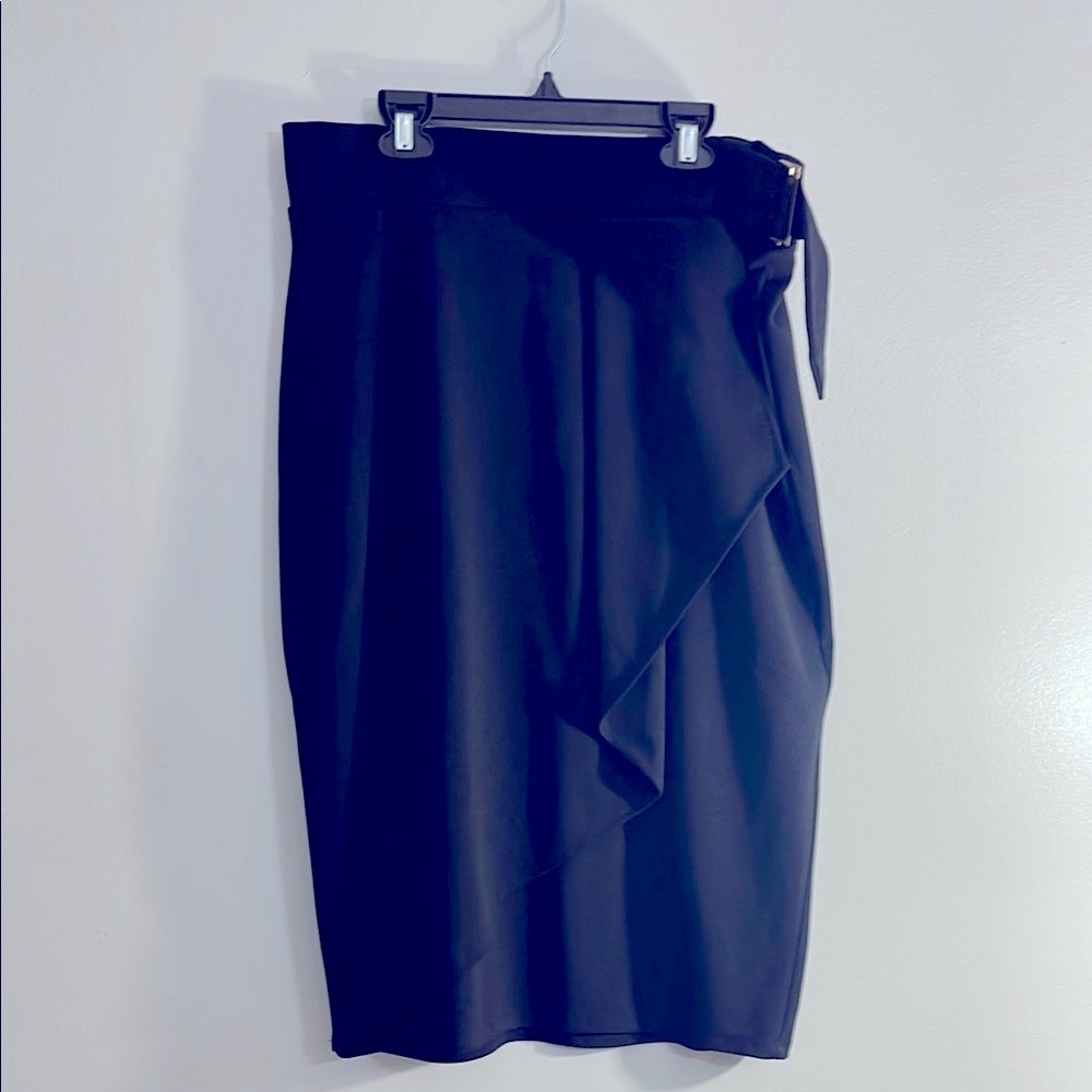 Worthington Black Skirt Size 12 Ruffle Front Gold Side Buckle Zippered Back